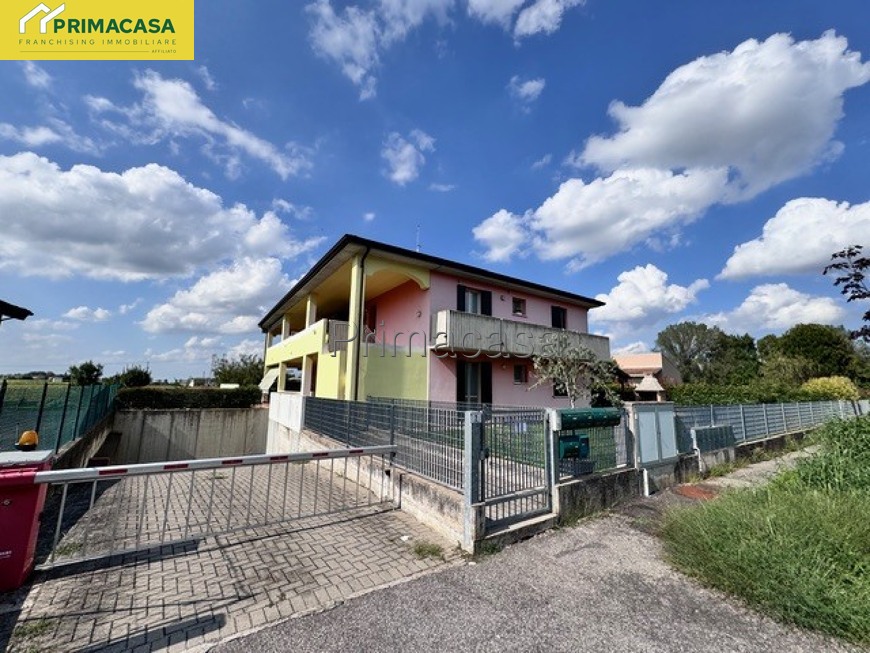 Esterno.jpeg Esterno.jpeg