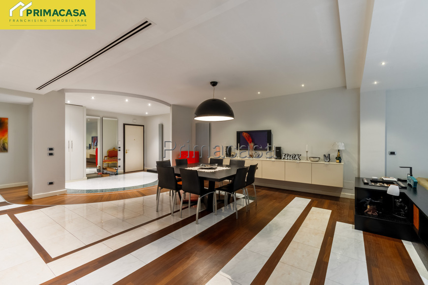 Sala-4.jpg Sala-4.jpg