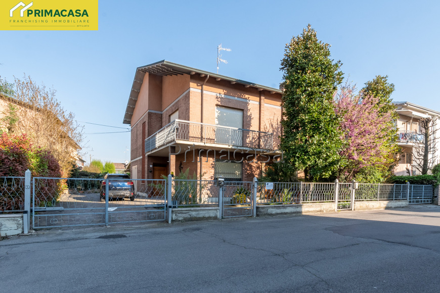 Outside.jpg Outside.jpg