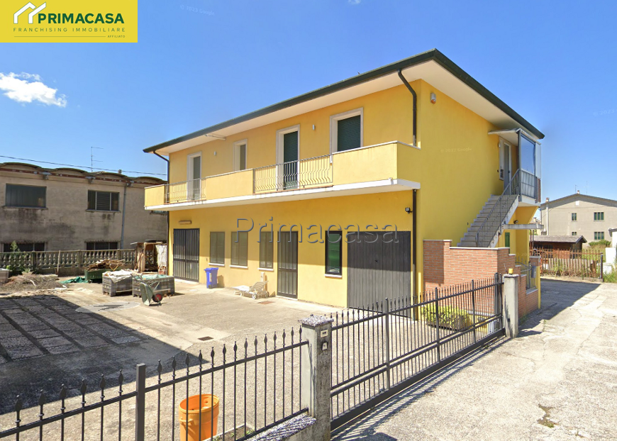 foto esterno.png foto esterno.png