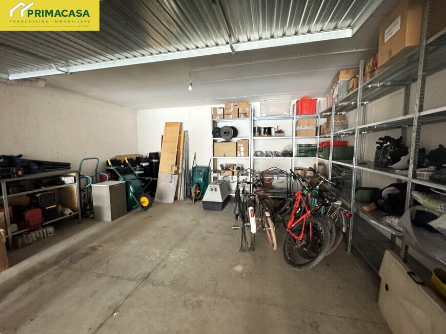 01 GARAGE A PARTE.jpg 01 GARAGE A PARTE.jpg